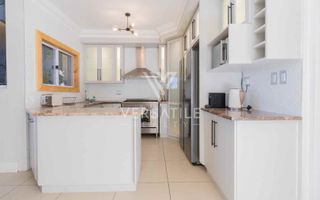 4 Bedroom House For Sale in Long Beach