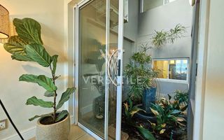 4 Bedroom House For Sale in Long Beach