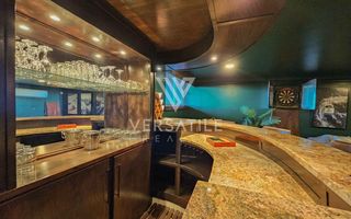 4 Bedroom House For Sale in Long Beach