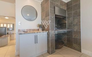 4 Bedroom House For Sale in Long Beach