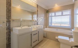 4 Bedroom House For Sale in Long Beach