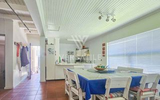 4 Bedroom House For Sale in Long Beach