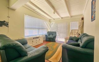 4 Bedroom House For Sale in Long Beach