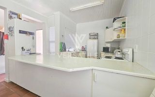 4 Bedroom House For Sale in Long Beach