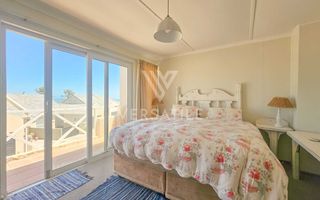 4 Bedroom House For Sale in Long Beach