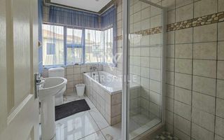 6 Bedroom House For Sale in Hage Heights