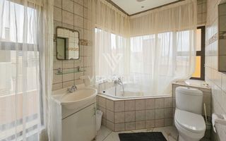 6 Bedroom House For Sale in Hage Heights