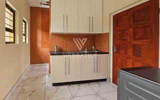 6 Bedroom House For Sale in Hage Heights