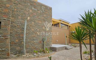 6 Bedroom House For Sale in Hage Heights