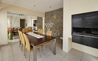 6 Bedroom House For Sale in Hage Heights