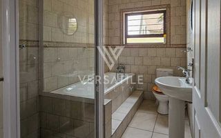 6 Bedroom House For Sale in Hage Heights