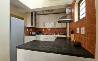 6 Bedroom House For Sale in Hage Heights