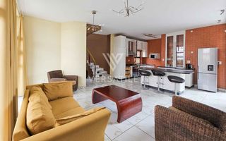 6 Bedroom House For Sale in Hage Heights