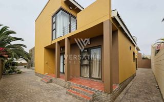 6 Bedroom House For Sale in Hage Heights