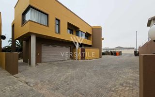 6 Bedroom House For Sale in Hage Heights