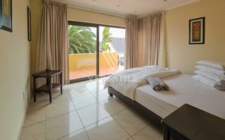 6 Bedroom House For Sale in Hage Heights