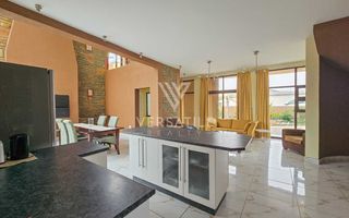 6 Bedroom House For Sale in Hage Heights