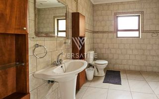 6 Bedroom House For Sale in Hage Heights