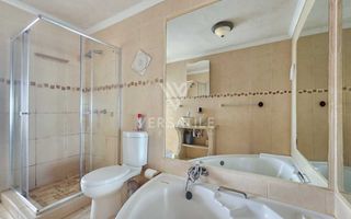 3 Bedroom House For Sale in Long Beach