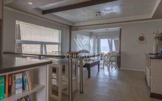 3 Bedroom House For Sale in Long Beach