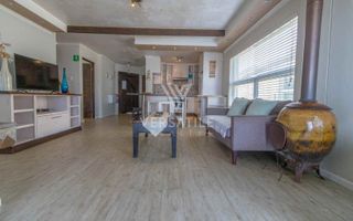 3 Bedroom House For Sale in Long Beach