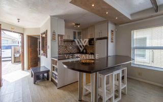 3 Bedroom House For Sale in Long Beach