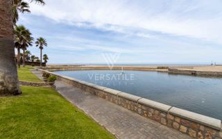 3 Bedroom House For Sale in Long Beach