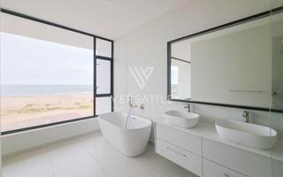 4 Bedroom Townhouse To Rent in Dolphin Beach