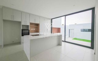 4 Bedroom Townhouse To Rent in Dolphin Beach