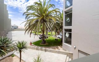 3 Bedroom Apartment/Penthouse For Sale in Long Beach