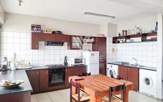 3 Bedroom Apartment/Penthouse For Sale in Long Beach