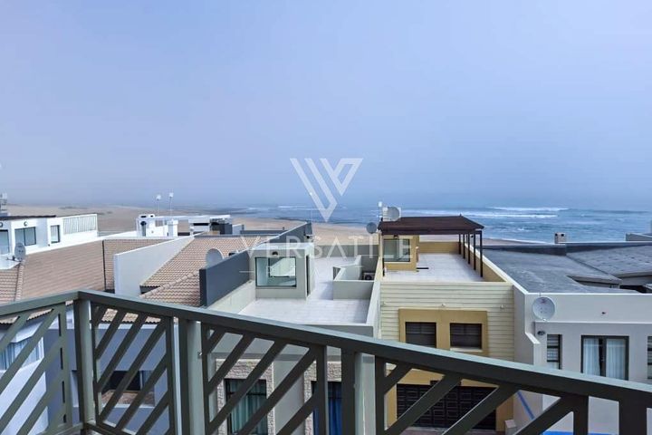 3 Bedroom Apartment / Penthouse For Sale in Long Beach