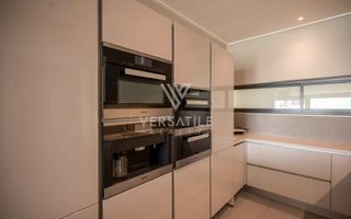 3 Bedroom Apartment/Penthouse For Sale in Waterfront