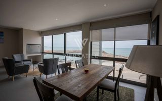 3 Bedroom Apartment/Penthouse For Sale in Waterfront