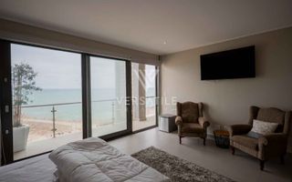 3 Bedroom Apartment/Penthouse For Sale in Waterfront