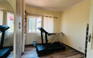 4 Bedroom House For Sale in Eros