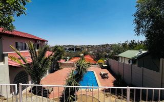 4 Bedroom House For Sale in Eros