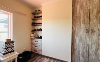 4 Bedroom House For Sale in Eros