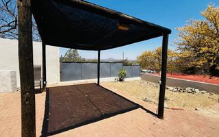 4 Bedroom House For Sale in Eros