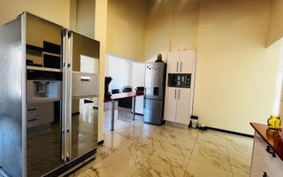 4 Bedroom House For Sale in Eros