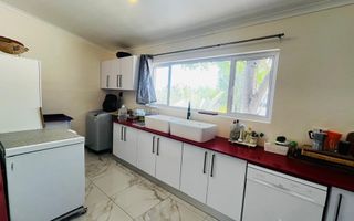 4 Bedroom House For Sale in Eros