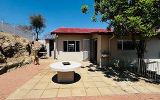 4 Bedroom House For Sale in Eros