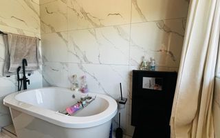 4 Bedroom House For Sale in Eros