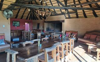6 Bedroom House For Sale in Gochas