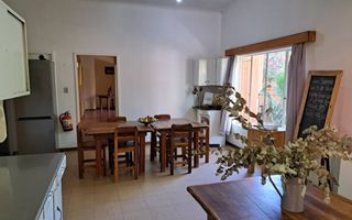 6 Bedroom House For Sale in Gochas