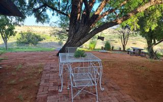 6 Bedroom House For Sale in Gochas
