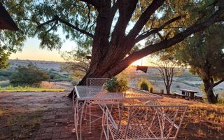 6 Bedroom House For Sale in Gochas