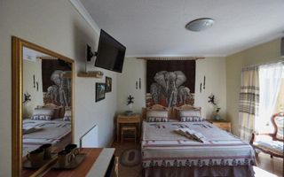 7 Bedroom Office / Retail / Mixed Use For Sale in Suiderhof