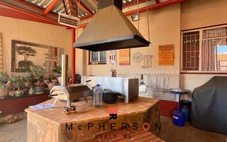 7 Bedroom House For Sale in Hochlandpark, Windhoek