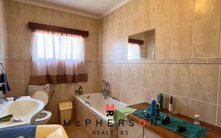 7 Bedroom House For Sale in Hochlandpark, Windhoek